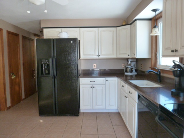 41 Holmgren Road Stratham, NH 03885 - Photo 5 of 35