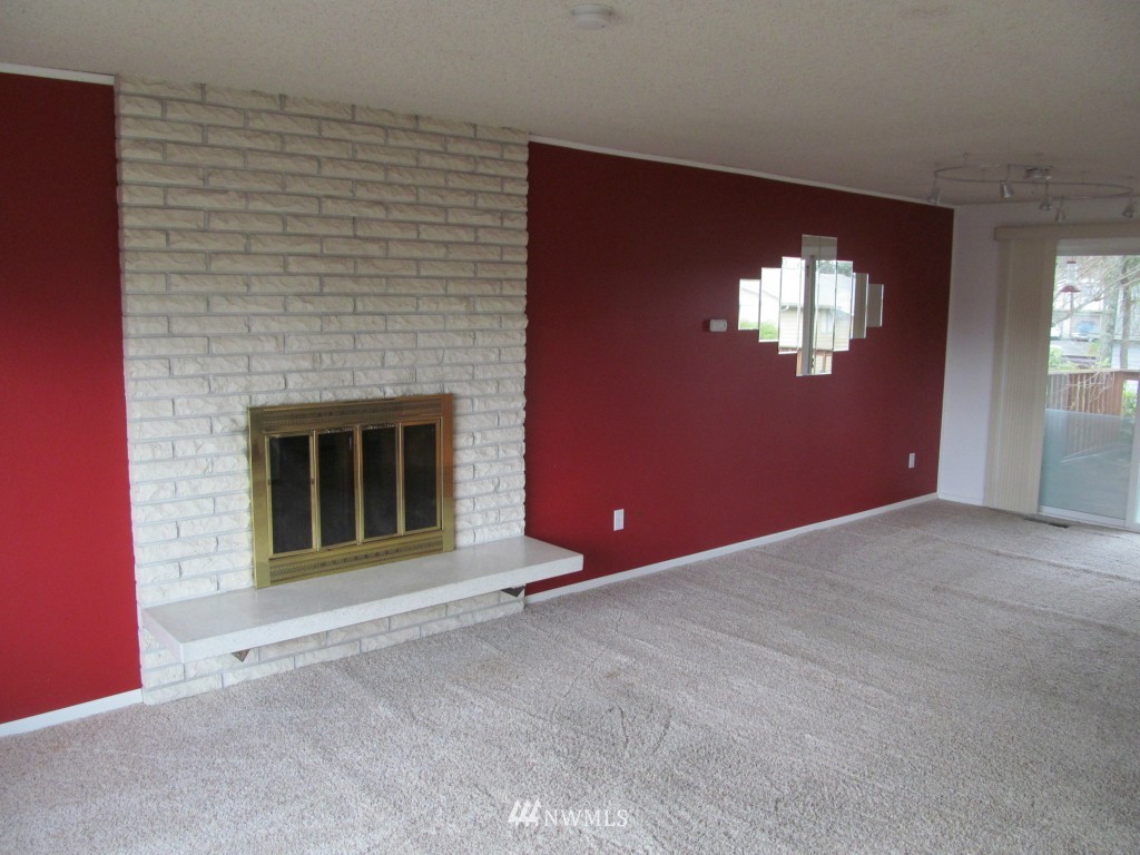 911 South 28th Court Renton, WA 98055 - Photo 2 of 8 Gallery Image 2