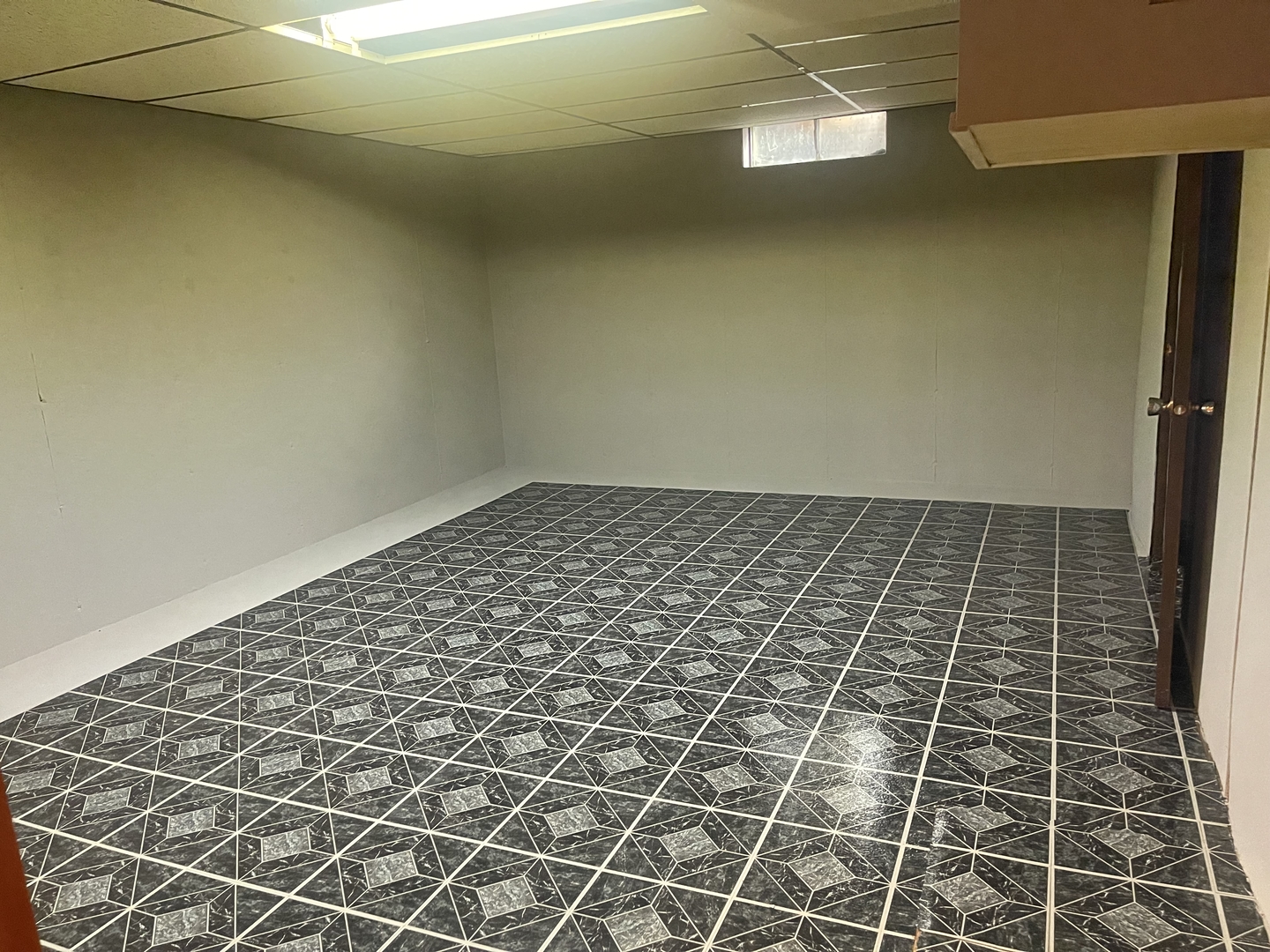 1308 Sunset Drive Peru, IL 61354 - Photo 13 of 19 a bathroom with a shower