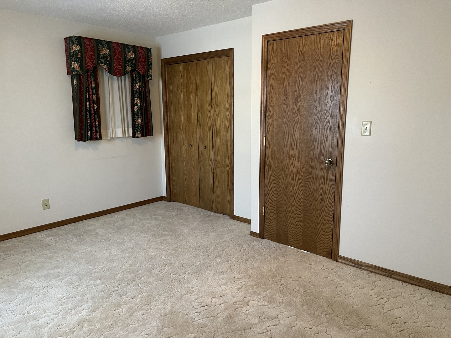 1308 Sunset Drive Peru, IL 61354 - Photo 8 of 19 a view of a hallway with closet area