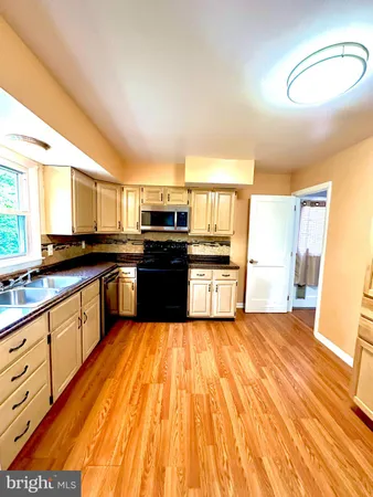 $2,600 | 3535 Duke Street, College Park, MD 20740