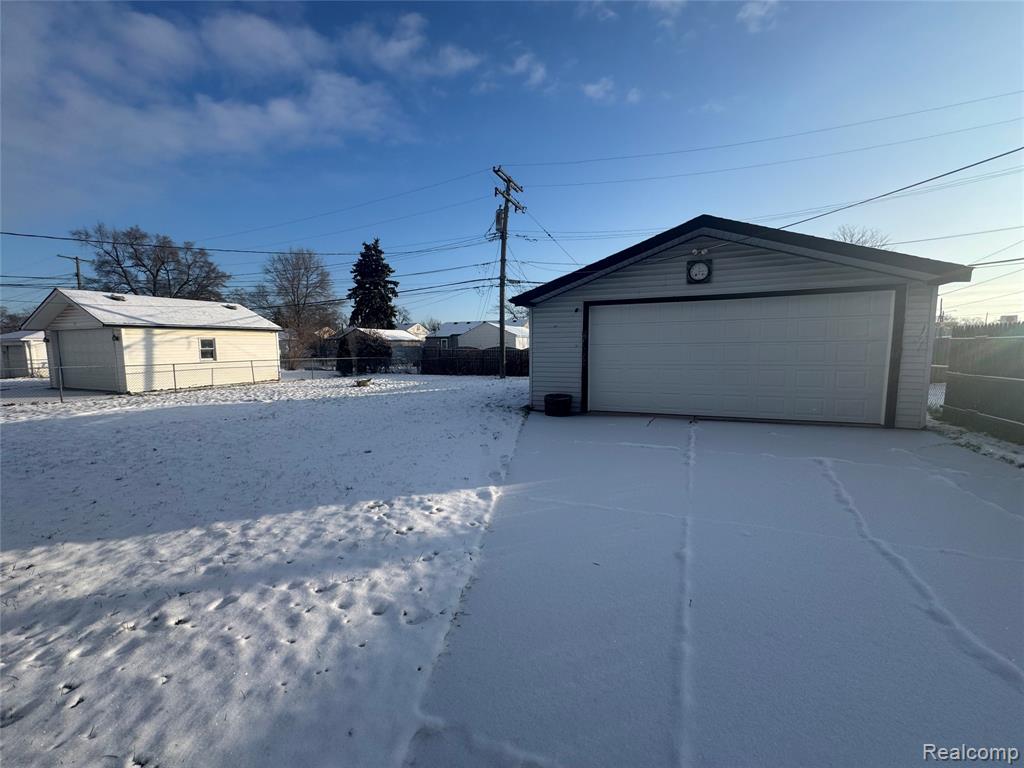 25118 Rosenbusch Boulevard Warren, MI 48089 - Photo 3 of 20 Gallery Image 3