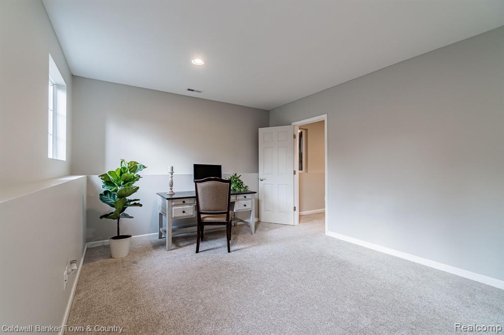 3179 Eastern Avenue Rochester Hills, MI 48307 - Photo 43 of 55