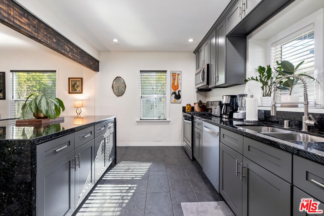 1621 Campus Road Los Angeles, CA 90041 - Photo 24 of 74