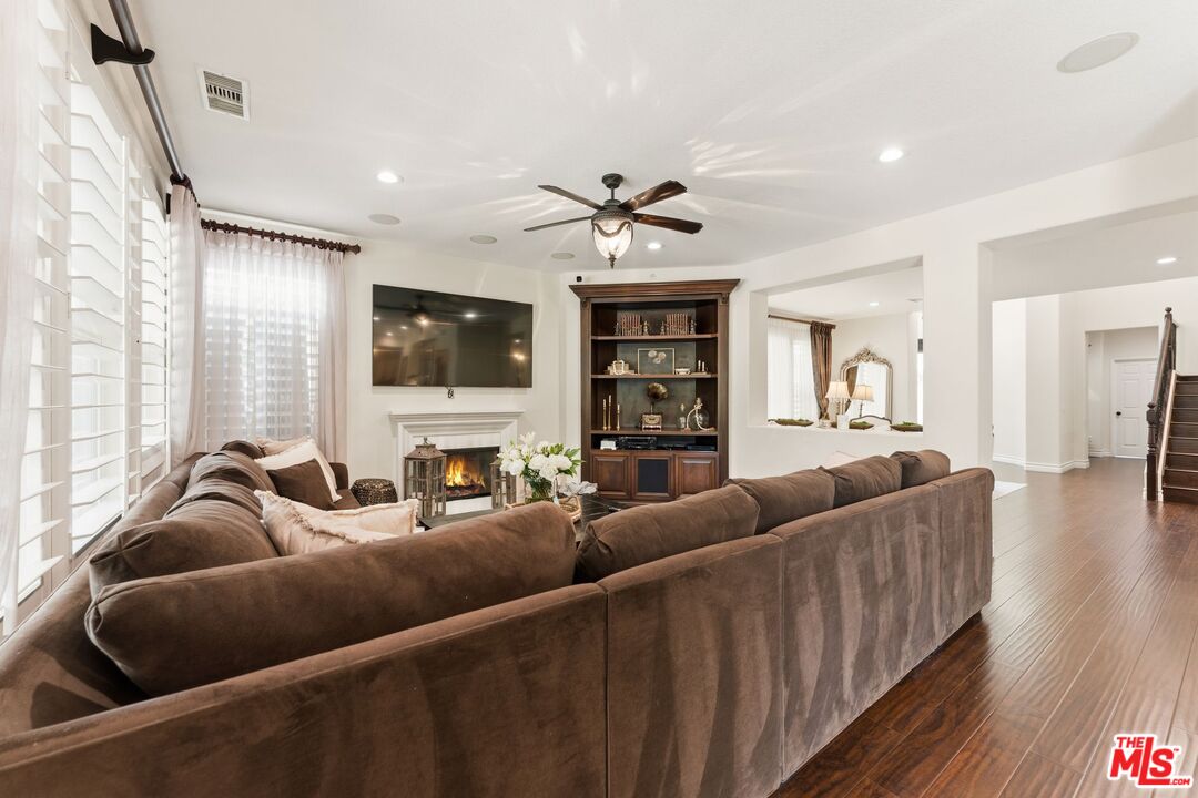 11564 Apulia Court Porter Ranch, CA 91326 - Photo 22 of 52