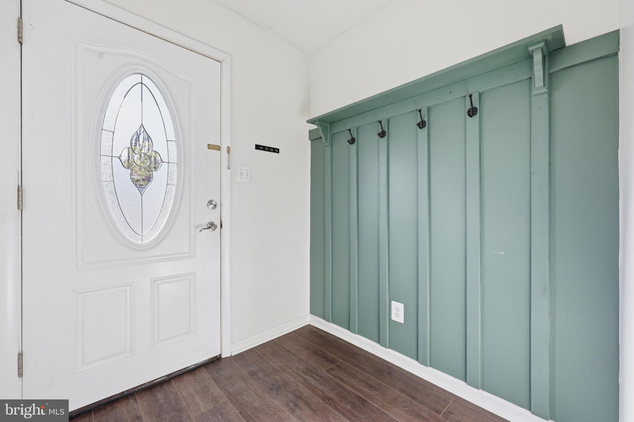 149 Red Squirrel Road Harpers Ferry, WV 25425 - Photo 4 of 32 Foyer