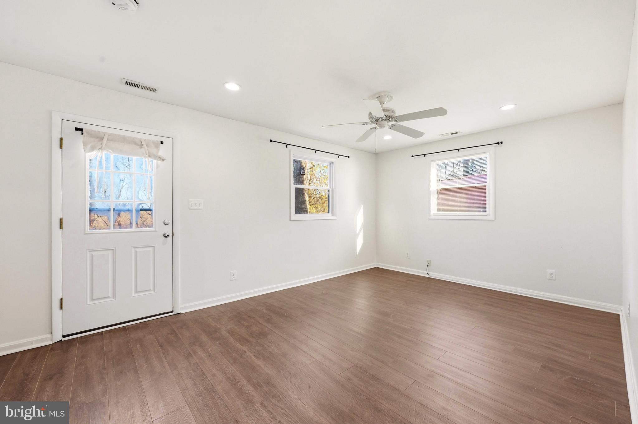 149 Red Squirrel Road Harpers Ferry, WV 25425 - Photo 7 of 32