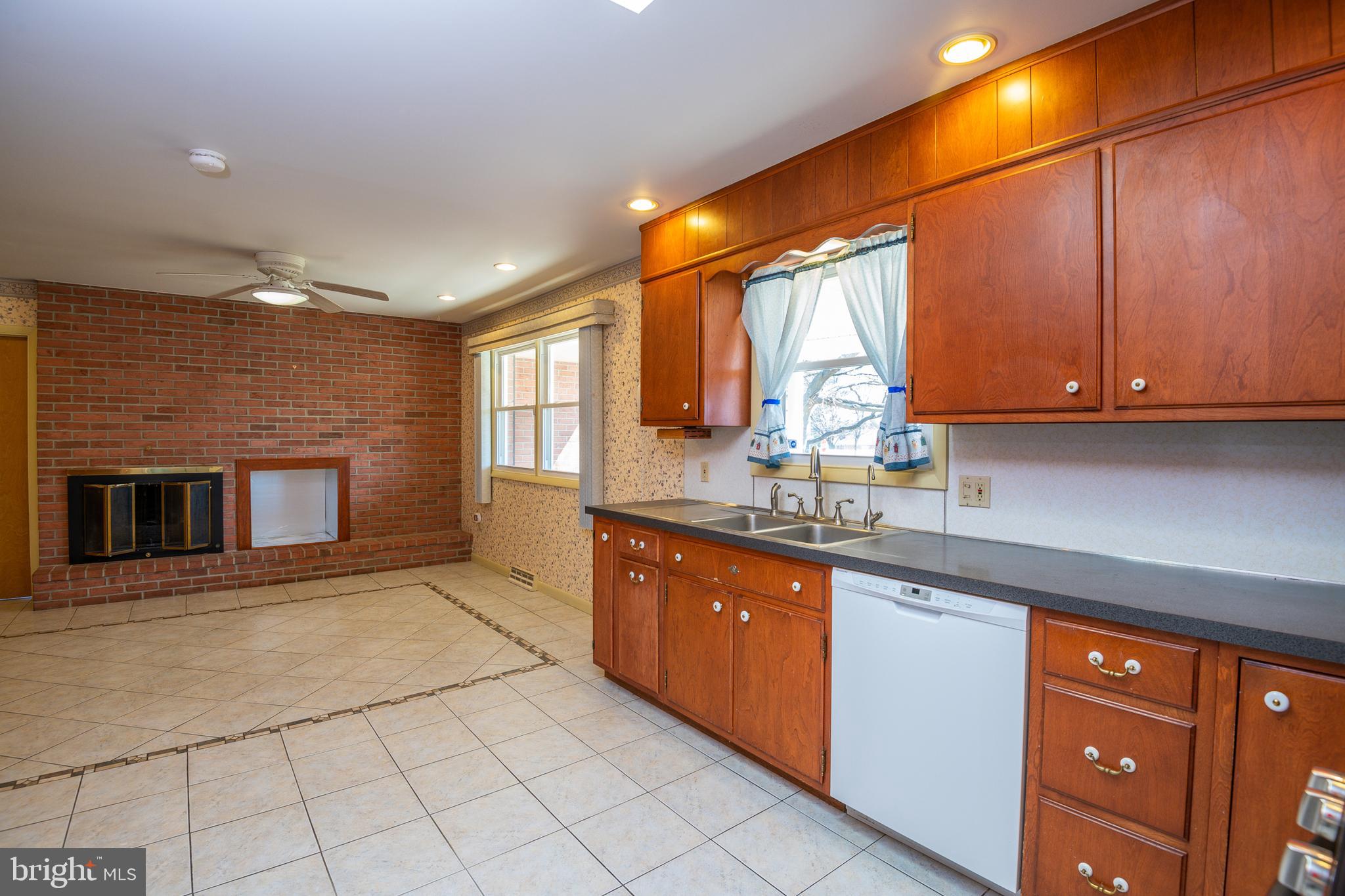 1700 Westwood Road Reading, PA 19610 - Photo 5 of 53 Gallery Image 5