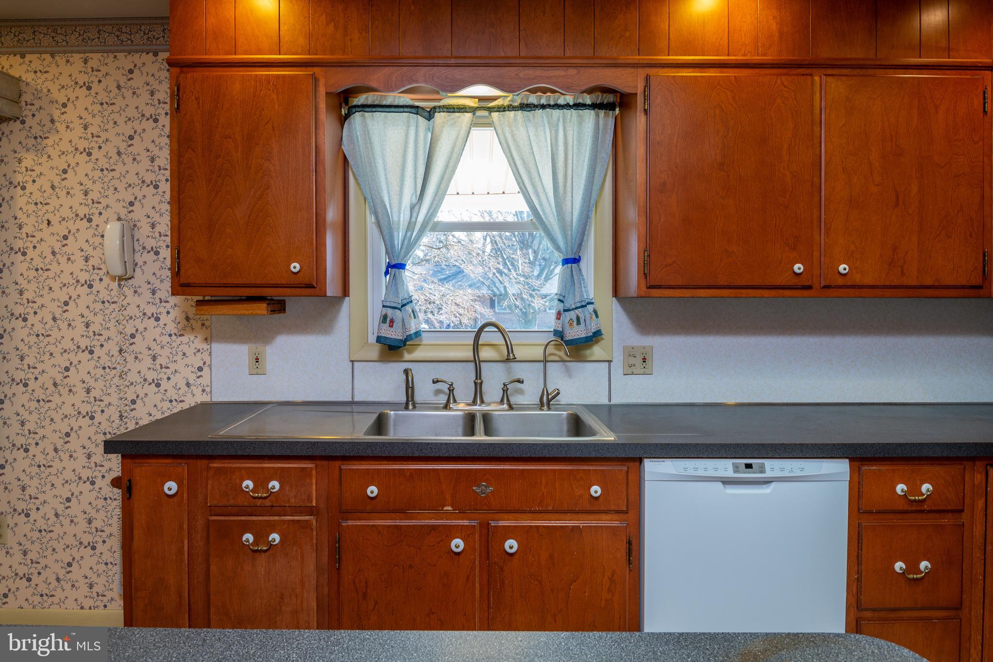 1700 Westwood Road Reading, PA 19610 - Photo 7 of 53 Gallery Image 7
