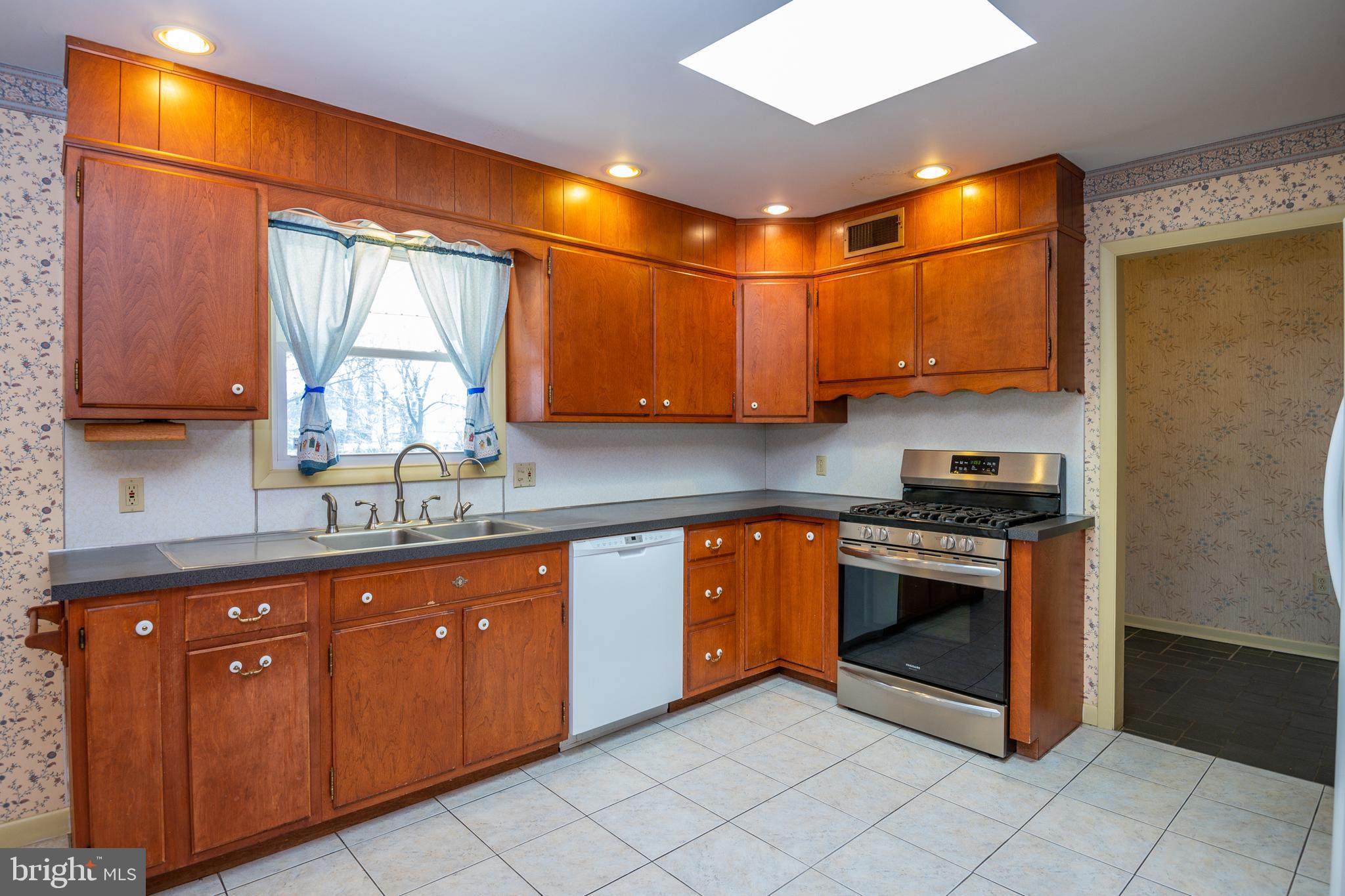 1700 Westwood Road Reading, PA 19610 - Photo 9 of 53 Gallery Image 9