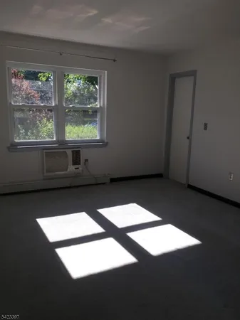 $2,000 | 1130 Valley Road, Unit 2B, Wayne, NJ 07470
