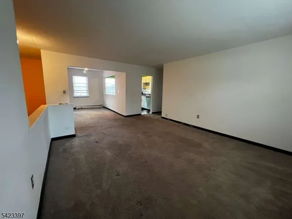 $2,000 | 1130 Valley Road, Unit 2B, Wayne, NJ 07470