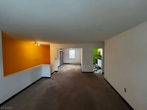 $2,000 | 1130 Valley Road, Unit 2B, Wayne, NJ 07470