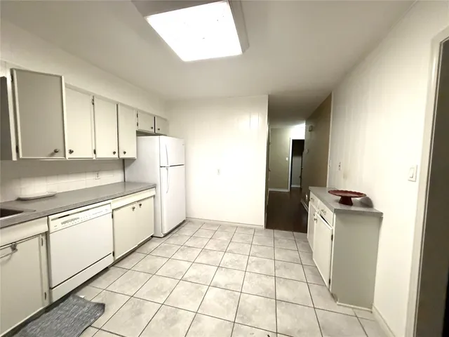 $1,500 | 127 Parkview Street, Luling, TX 78648