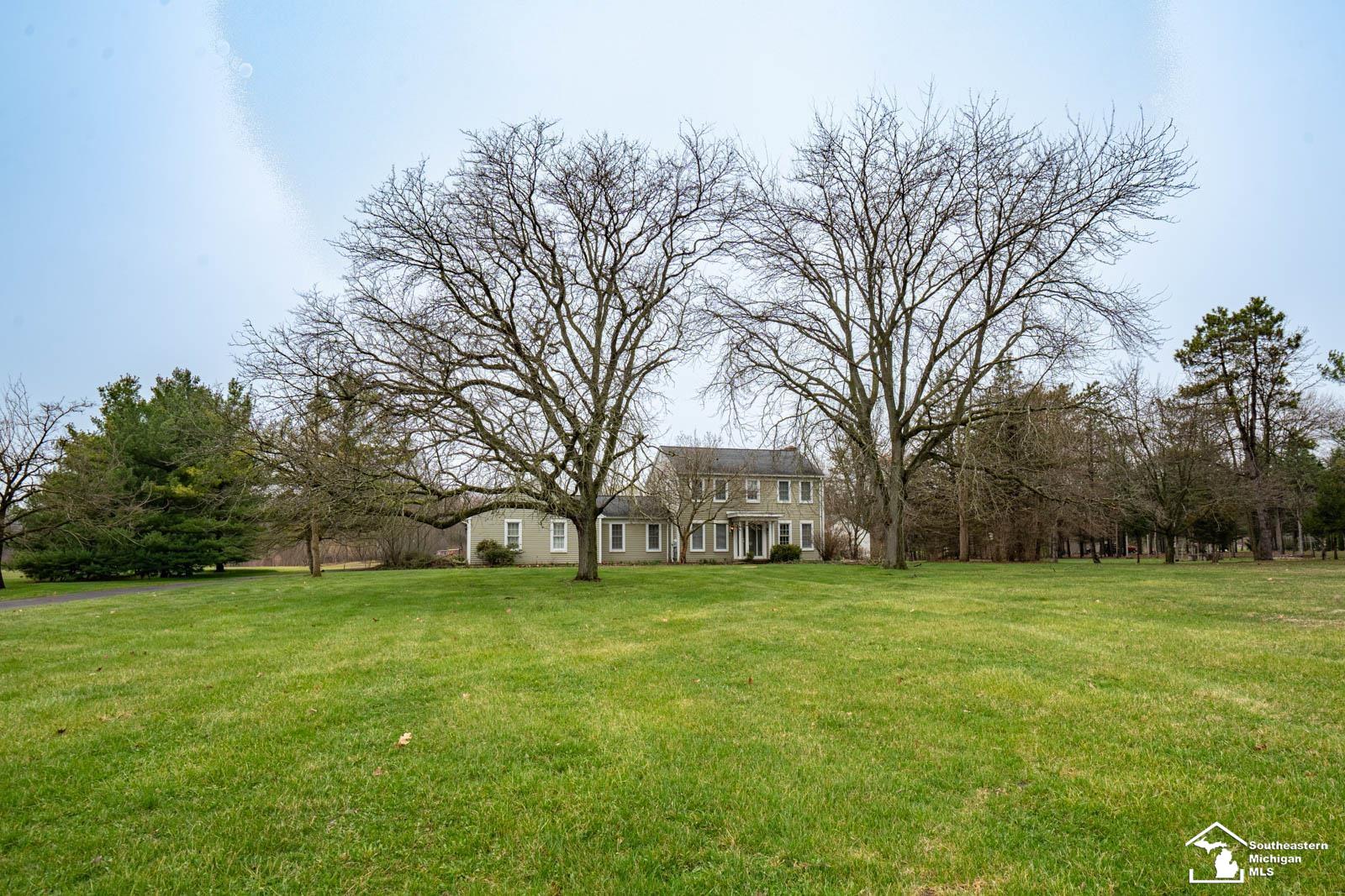 11763 Grafton Road Carleton, MI 48117 - Photo 2 of 38