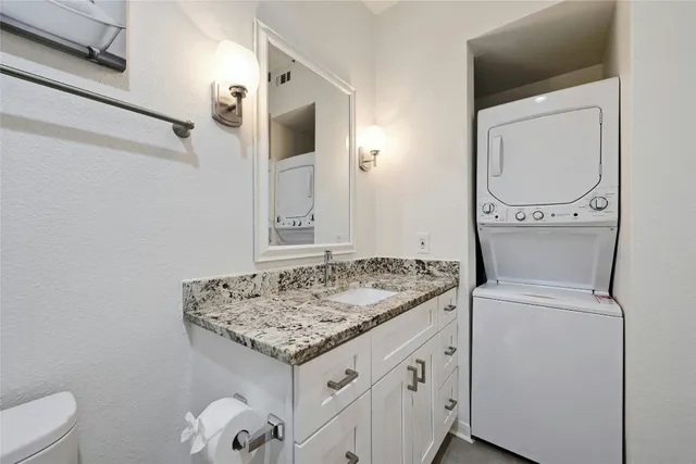 $1,950 | 2529 Rio Grande Street, Unit 35, Austin, TX 78705