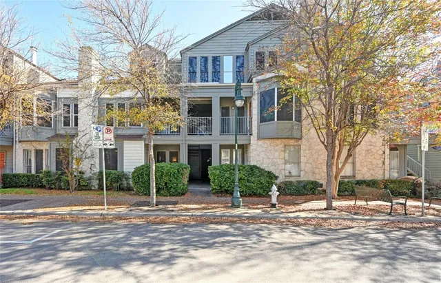 $1,950 | 2529 Rio Grande Street, Unit 35, Austin, TX 78705