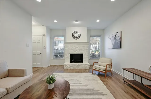 $1,950 | 2529 Rio Grande Street, Unit 35, Austin, TX 78705