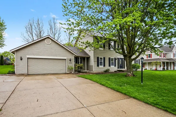 $549,900 | 1330 Meadowgreen Court Southeast, Caledonia, MI 49316