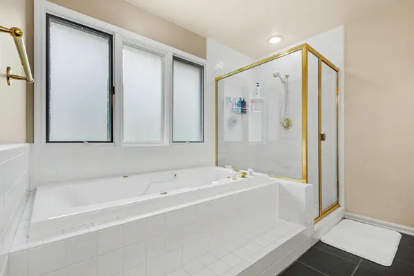 $549,900 | 1330 Meadowgreen Court Southeast, Caledonia, MI 49316