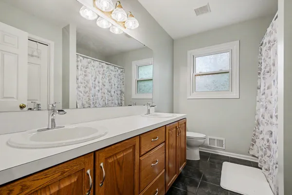 $549,900 | 1330 Meadowgreen Court Southeast, Caledonia, MI 49316