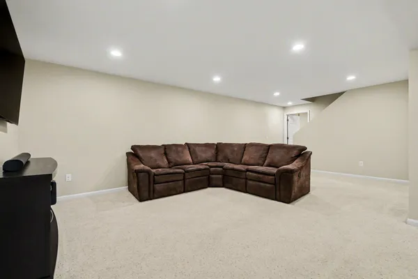 $549,900 | 1330 Meadowgreen Court Southeast, Caledonia, MI 49316