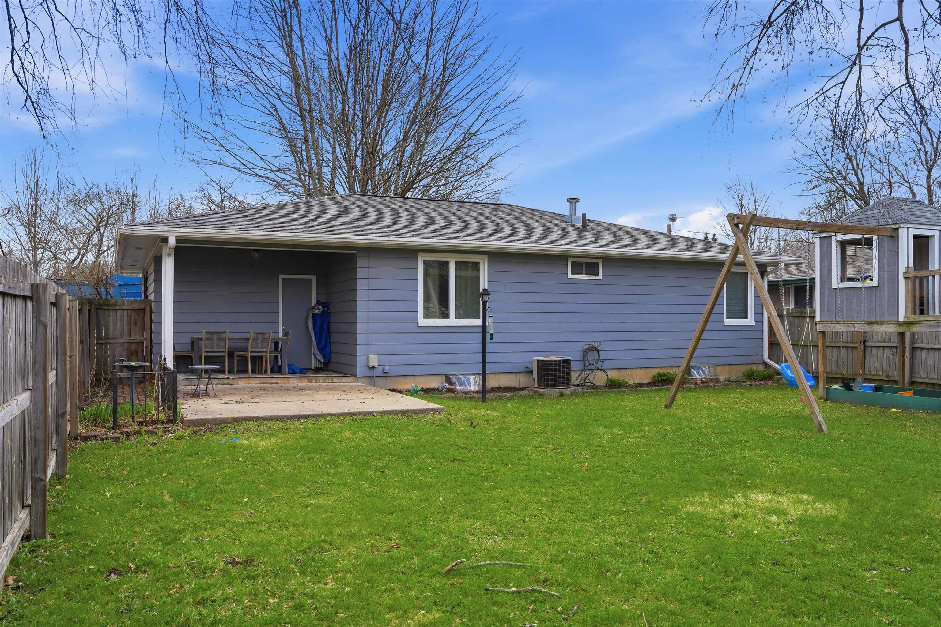 613 Garden Walk Dixon, IL 61021 - Photo 4 of 25