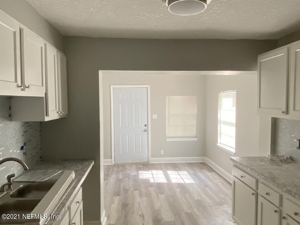 1614 Keats Road Jacksonville, FL 32208 - Photo 3 of 8 2