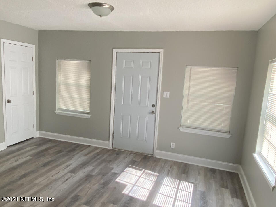 1614 Keats Road Jacksonville, FL 32208 - Photo 7 of 8 6