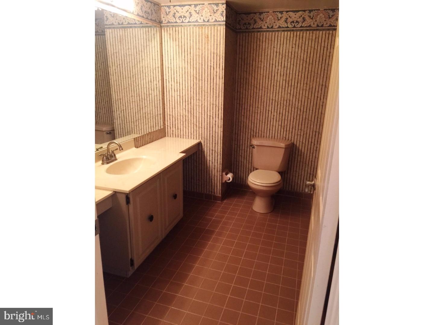 273 East Village Road Holland, PA 18966 - Photo 16 of 23