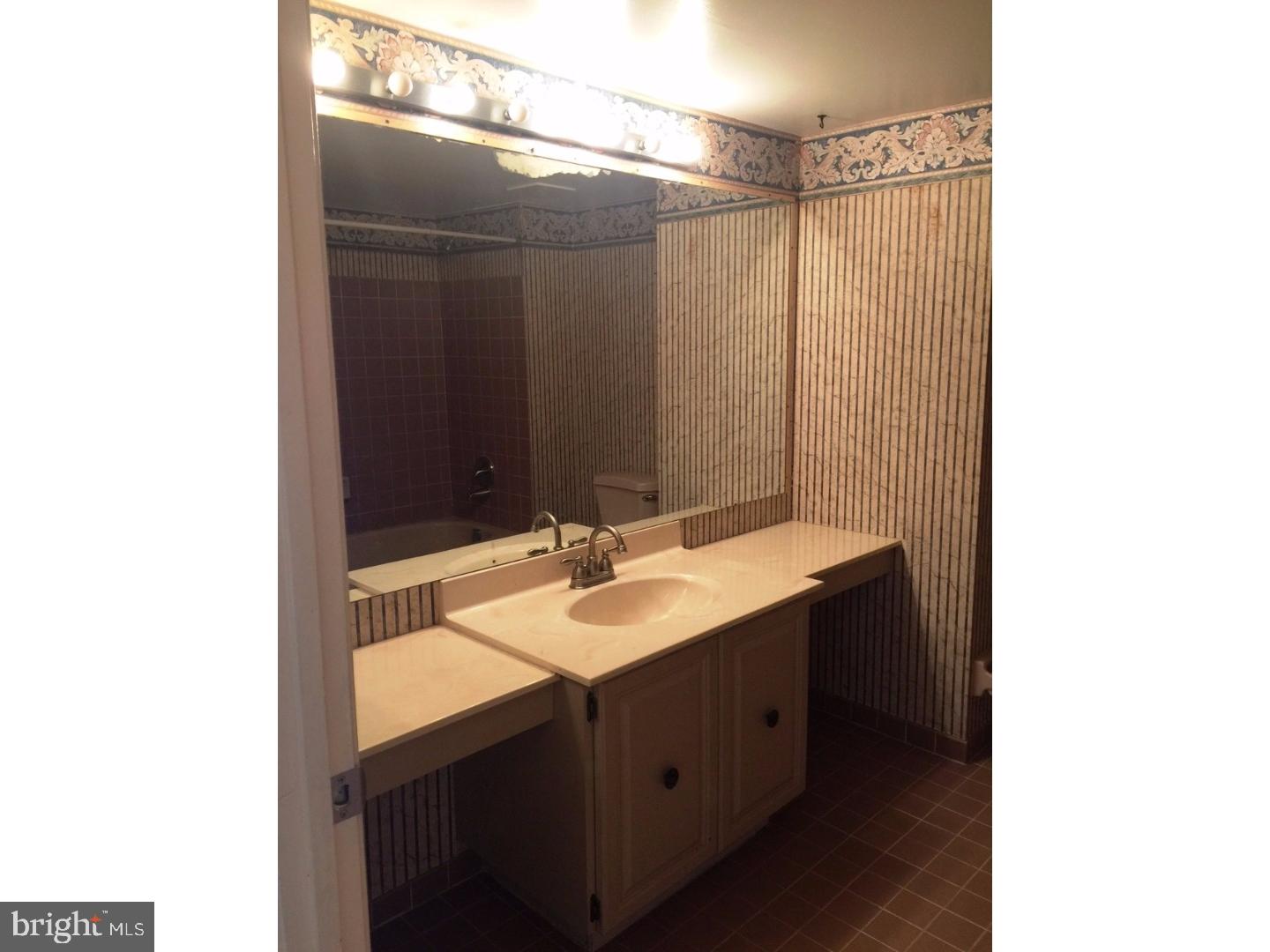 273 East Village Road Holland, PA 18966 - Photo 17 of 23