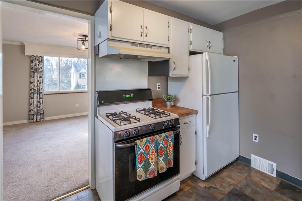 1029 Hastie Road Pittsburgh, PA 15234 - Photo 8 of 25 Gallery Image 8
