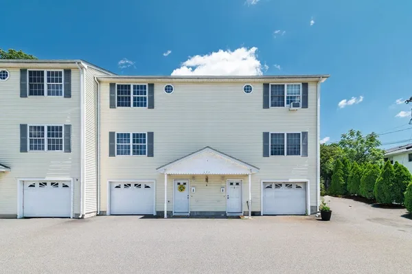 $325,000 | 377 Woonasquatucket Avenue, Unit 3, North Providence, RI 02911