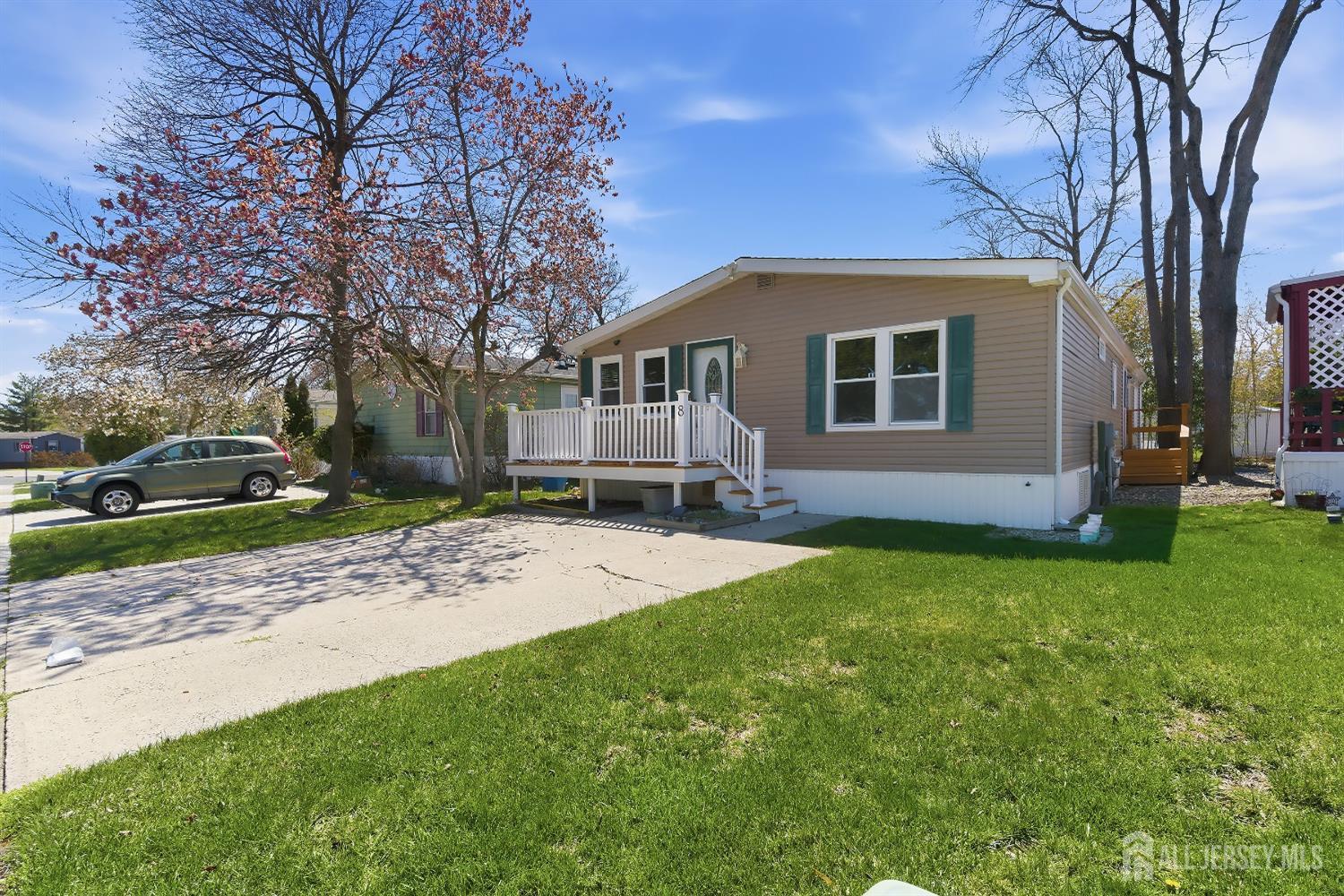 8 Longfellow Road North Brunswick, NJ 08902 - Photo 2 of 23 Gallery Image 2