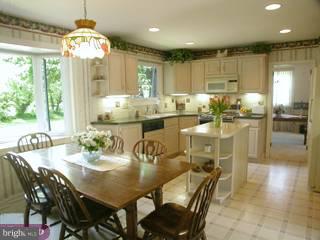 785 Stephen Road Warminster, PA 18974 - Photo 4 of 6 Gallery Image 4