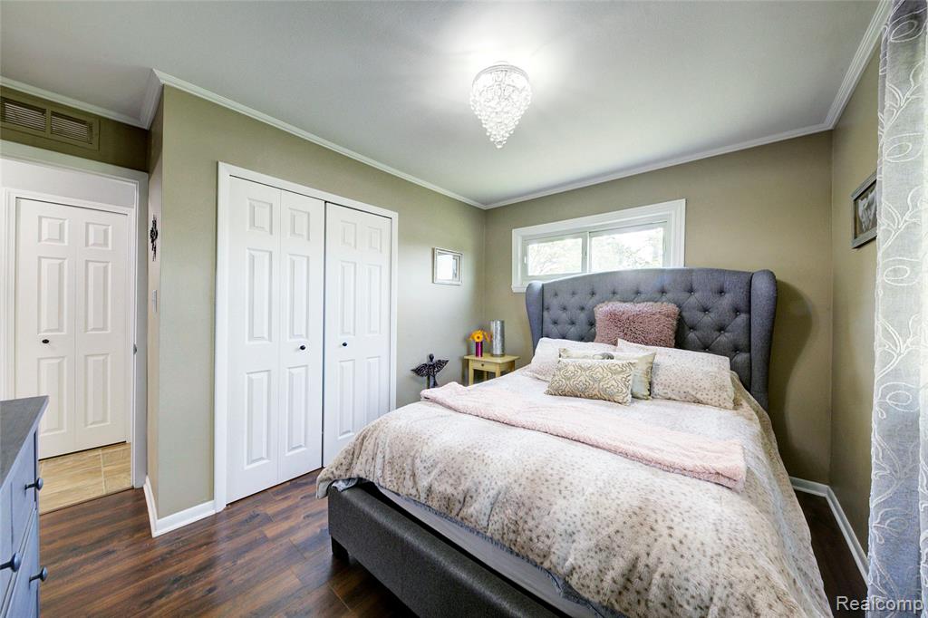 2470 East Highland Road Howell, MI 48843 - Photo 15 of 23