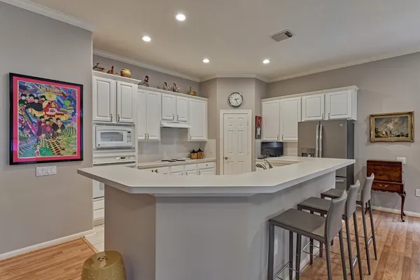 $375,000 | 59 West Bellmeade Place, The Woodlands, TX 77382