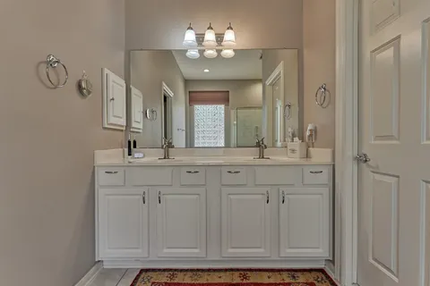 $375,000 | 59 West Bellmeade Place, The Woodlands, TX 77382