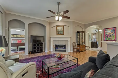 $375,000 | 59 West Bellmeade Place, The Woodlands, TX 77382