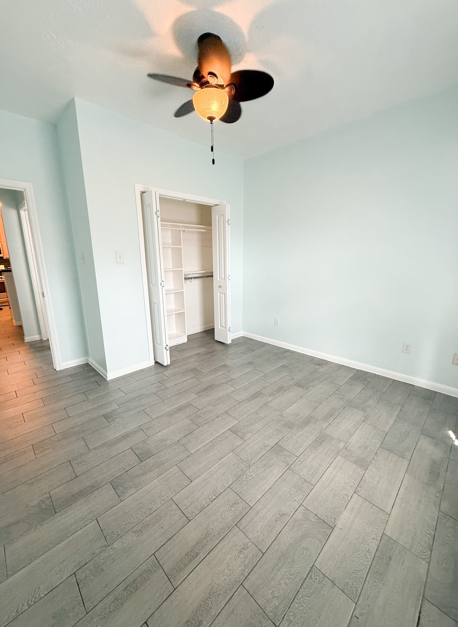 3348 Reeves Street Houston, TX 77004 - Photo 9 of 14 a view of an empty room