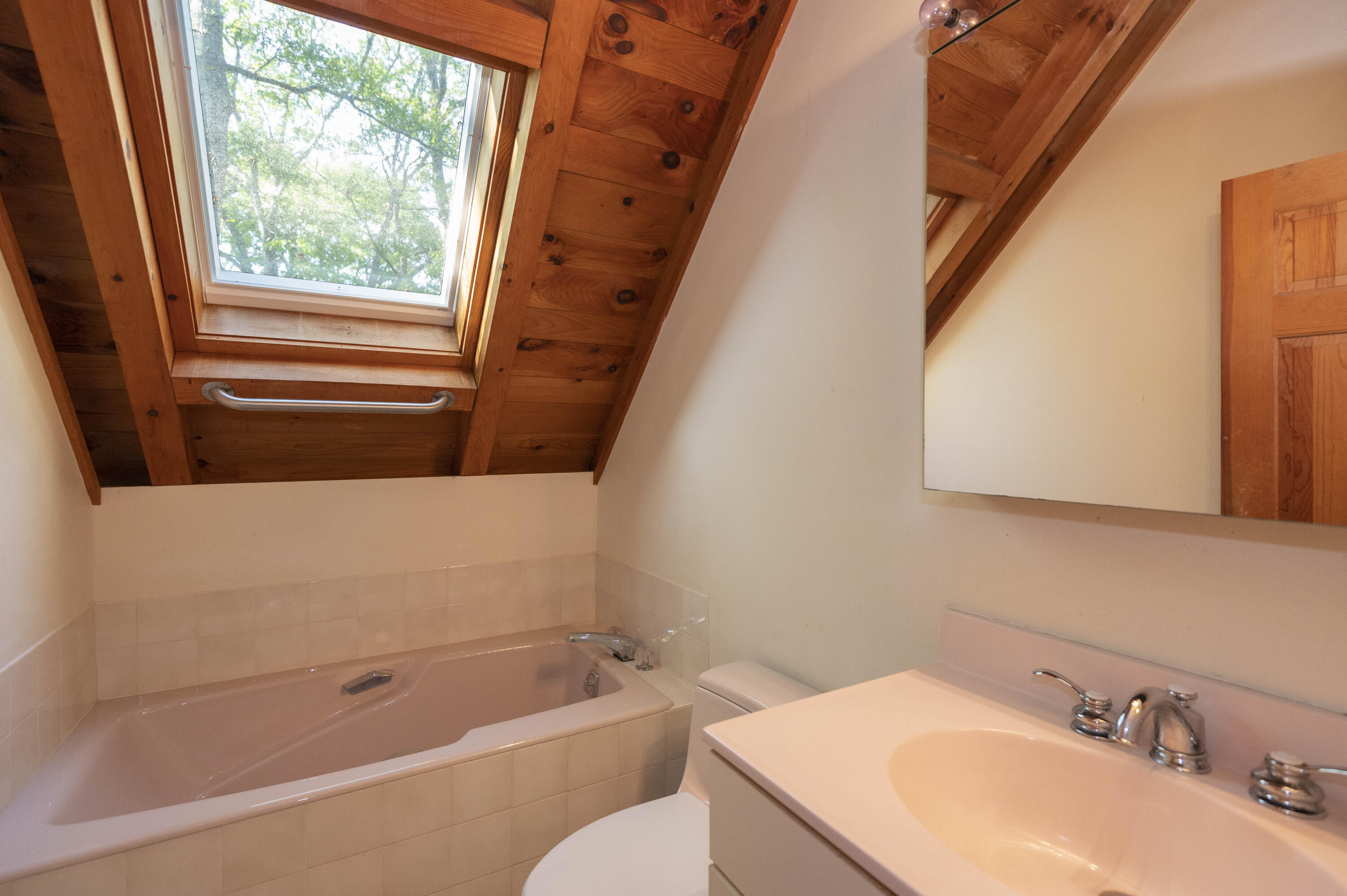 73 Suomi Road Hyannis, MA 02601 - Photo 13 of 20 Second Floor Bath