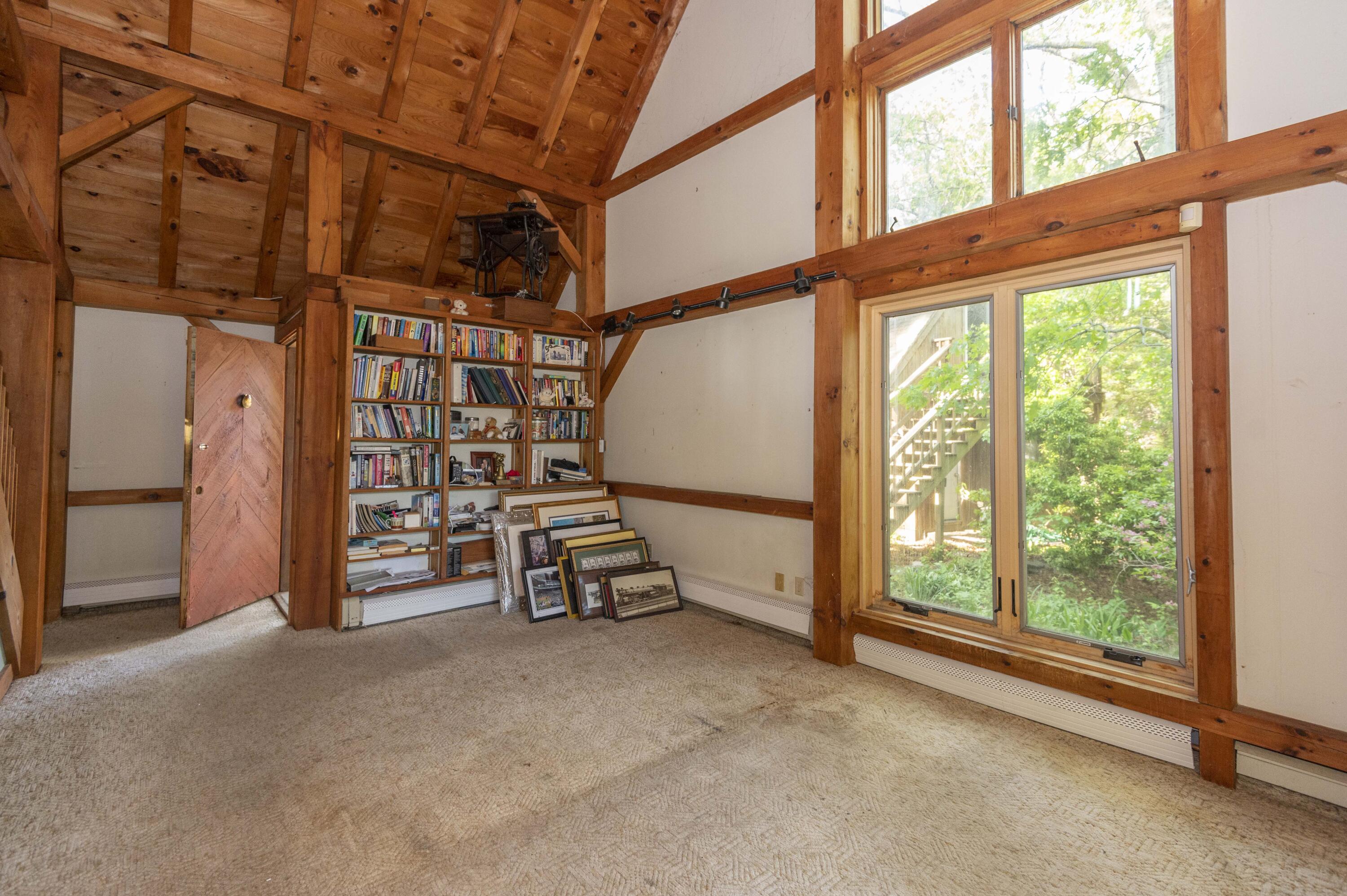 73 Suomi Road Hyannis, MA 02601 - Photo 5 of 20 Living Room