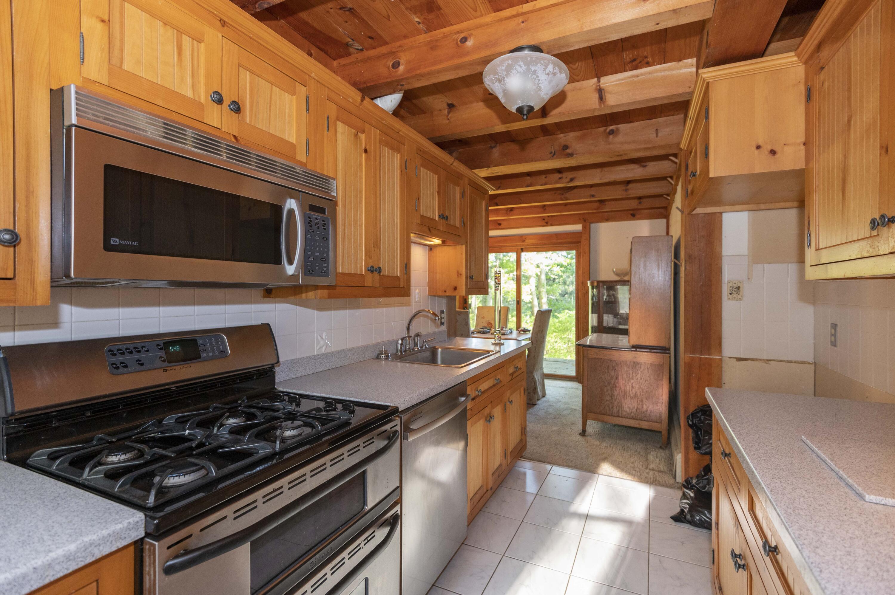 73 Suomi Road Hyannis, MA 02601 - Photo 9 of 20 Kitchen