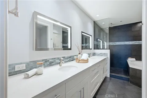 $1,295,000 | 627 Avery Place, Long Beach, CA 90807