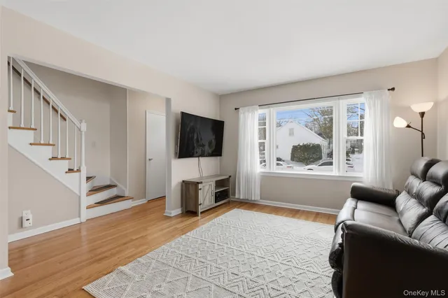 $799,900 | 93 Smith Avenue, White Plains, NY 10605