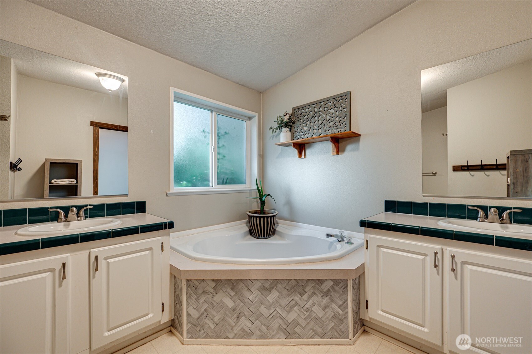 180 Sassys Crk Road Ariel, WA 98603 - Photo 13 of 40