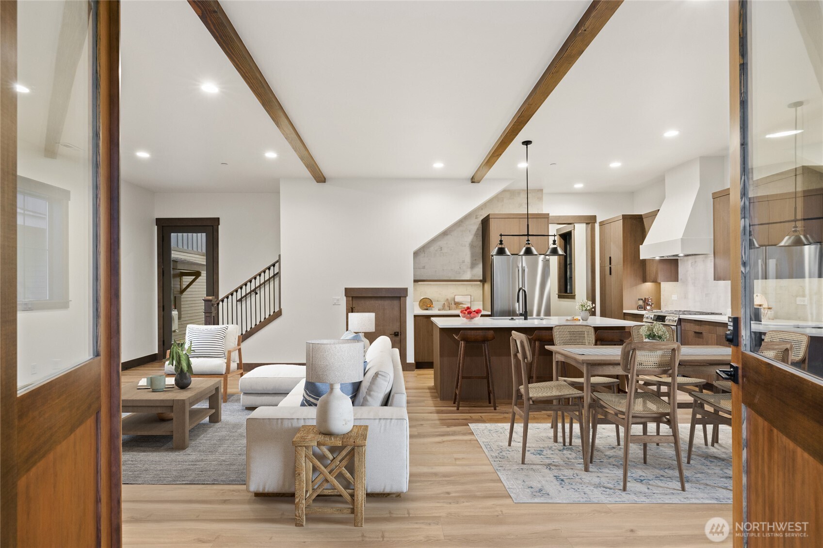 21 Riverbend Loop Cle Elum, WA 98922 - Photo 3 of 21 a living room with lots of furniture and a large mirror