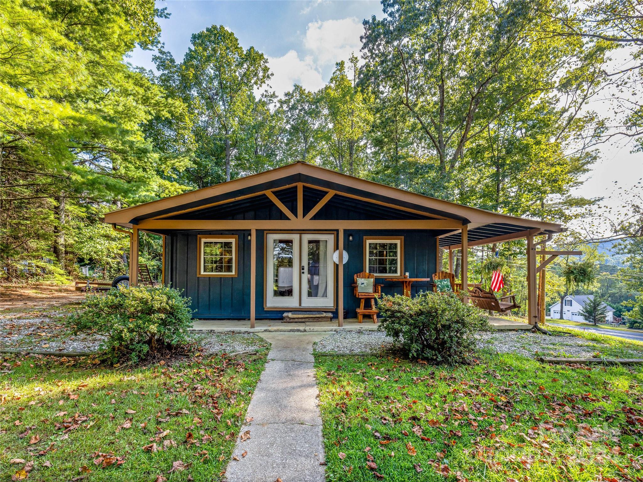 233 Dale Road Spruce Pine, NC 28777 - Photo 3 of 38 Gallery Image 3