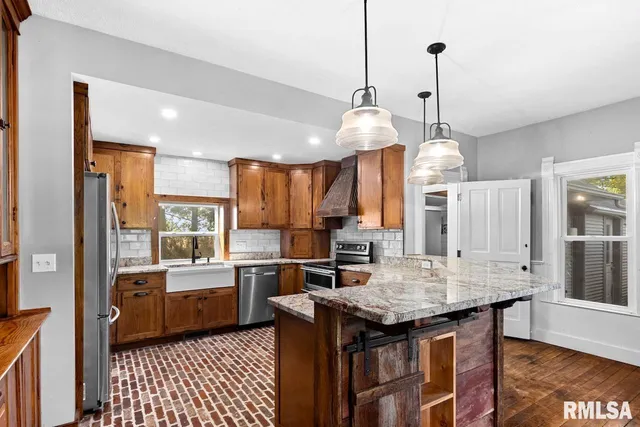 $365,000 | 13309 Highway 90, Princeville, IL 61559