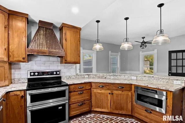 $365,000 | 13309 Highway 90, Princeville, IL 61559